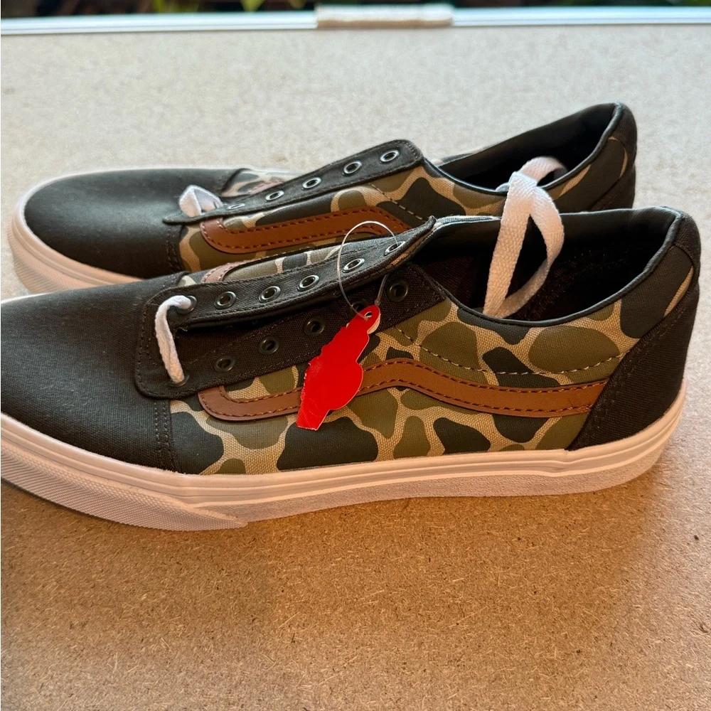 Brand New Vans Camouflage Sneakers with White Soles - Picture 3 of 6